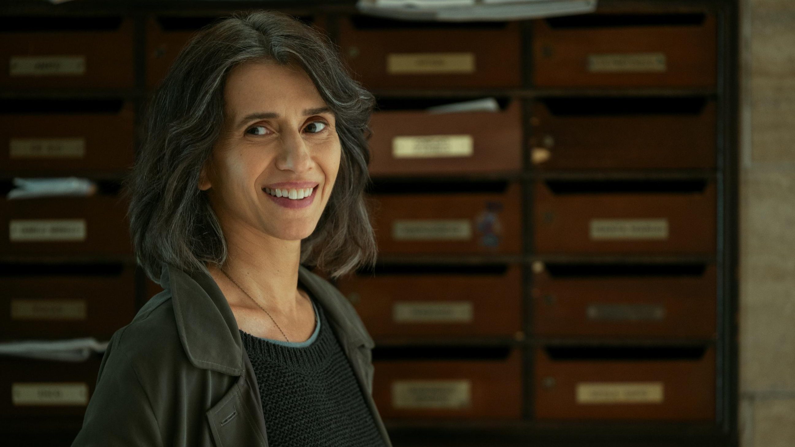 Sara - Die Frau im Schatten Netflix Serie 2025