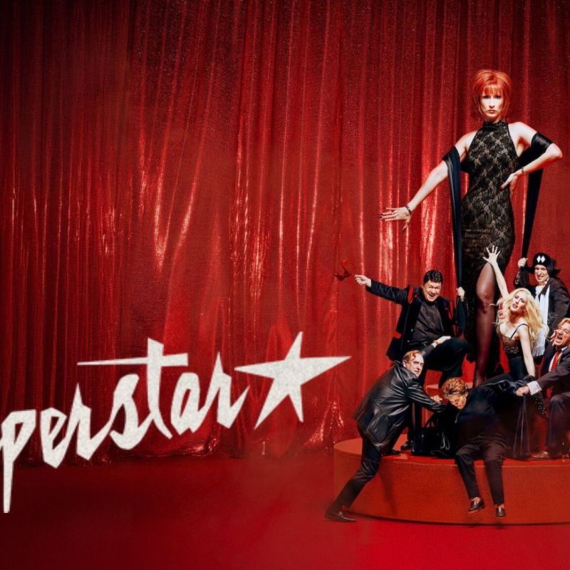 Superstar: Kritik zur Netflix Serie – Mehr als nur ein&nbsp;Biopic