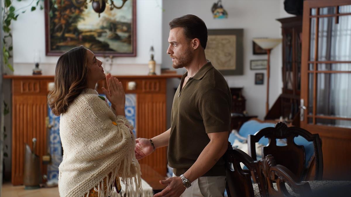 Platonisch – Blue Moon Hotel Netflix Serie 2025