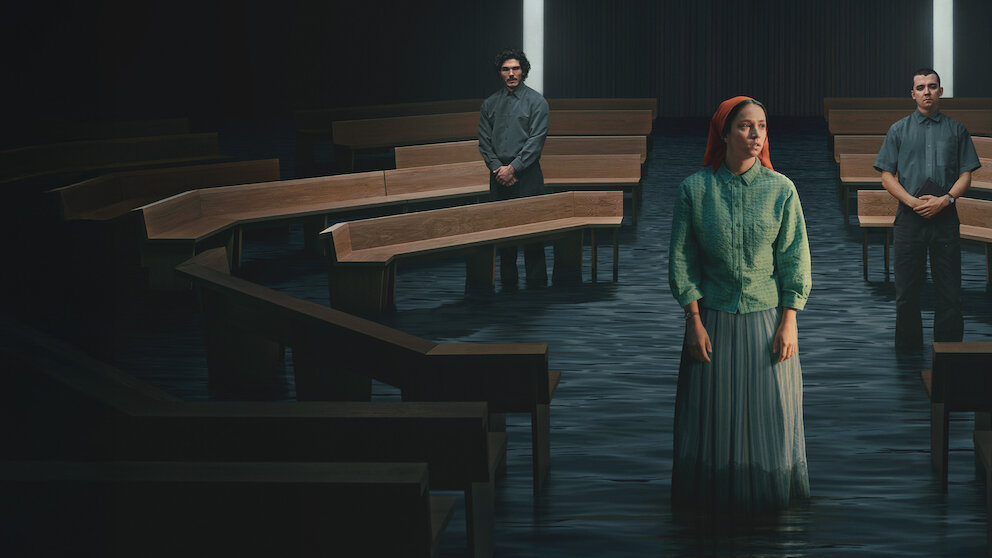 Unchosen | Netflix – Kritik: Wie gut ist die Sekten-Serie mit Asa&nbsp;Butterfield?