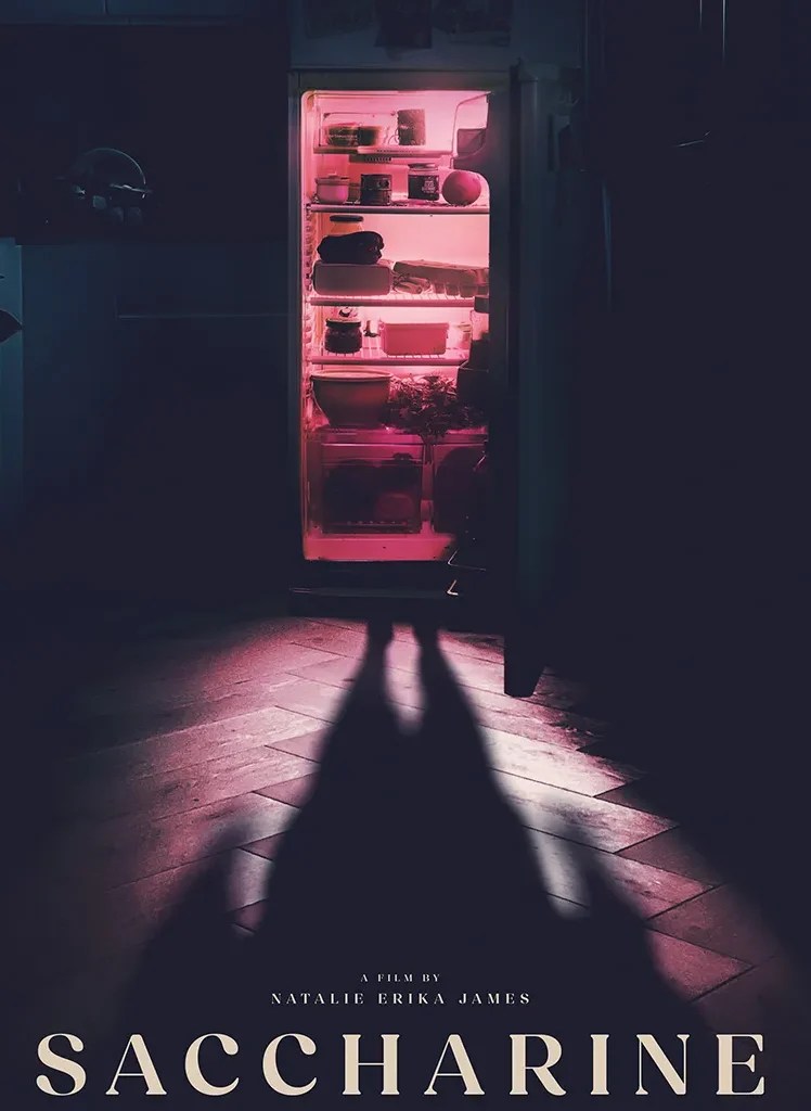 Saccharine | Film – Kritik: Horror im Fahrwasser von „The Substance“